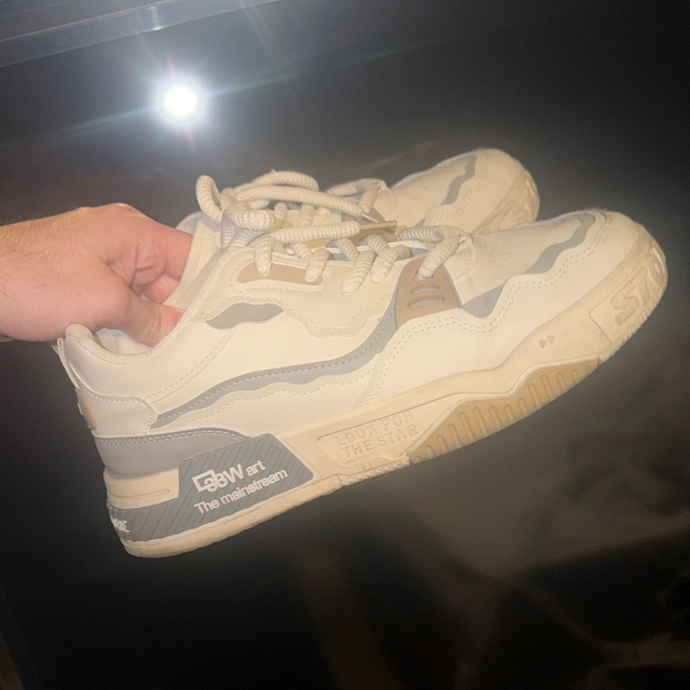 The Mainstream Cream and Gray Sneakers